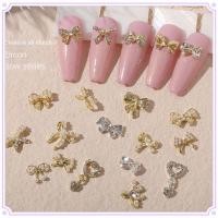 ราคา เพชรพลอยเทียม ไข่มุก โบว์ สีเงิน สําหรับตกแต่งเล็บ 20 แบบ 10 ชิ้น (20778412163)