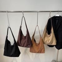 ราคา กระเป๋าสะพายสุภาพสตรีทรงเรโทร ใช้งานได้ทั้งแบบถือและคล้องข้อมือ (48750973732)