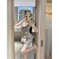 ราคา เดรสผ้าไหมพรมทรงสวย พร้อมส่ง เดรสแขนกุด ผ้าไหมพรม ทอลายช่วงอก ผ้าถักไหมพรมยืดตามตัว ผ้านิ่ม ทรงรัดรูป ลายทาง MD (47501258486)