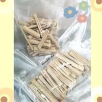 ราคา แบ่งขาย ไผ่หวาน ทิมอัดแท่ง แท่งละ 10 บาท และไม้แอปเปิ้ล แท่งละ 5 บาท สำหรับกระต่าย ชินชิลล่าและสัตว์ฟันแทะ (8086078840)