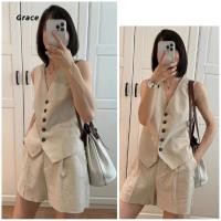 ราคา Grace ชุดสูทสองชิ้นผ้าฝ้ายลินิน สไตล์ใหม่สำหรับฤดูร้อน ประกอบด้วยแจ็คเก็ตแขนกุดและกางเกงขาสั้น Classy GR3357 (43666691776)