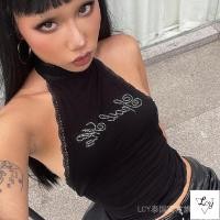 ราคา ท็อปสไตล์ Y2K สไตล์วัยรุ่นแขนกุดเซ็กซี่แบบเปิดไหล่ ท็อปสั้นสไตล์อเมริกันเรโทร 2025 ท็อปสั้นตัดแต่งลูกไม้ยุโรปและอเมริกา ท็อปตัดต่อมีตัวอักษรประดับเพชร ฤดูใบไม้ผลิ ฟิตพอดีตัว ท็อปเซ็กซี่สำหรับผู้หญิง (