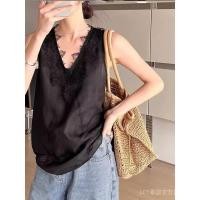 ราคา เสื้อแขนกุดลายลูกไม้สำหรับคนอ้วน ใส่สบาย เหมาะกับทุกโอกาส คอวี กึ่งเปิดหน้าอก ตามสไตล์ INS แฟชั่นใหม่ (42520544910)