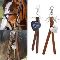 ราคา V P ปกป้องผู้ขับขี่นี้และม้าเธอ Rode ใน On Saddle Charm พวงกุญแจแฟชั่นอานหัวใจ Charm ขี่ม้าของขวัญคนรักม้าของขวัญ (26043598533)