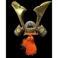 ราคา นำเข้าตกแต่ง หมวกซามูไรญี่ปุ่น รุ่นหรูหรา งานสะสมระดับสูง จิตวิญญาณนักรบ สูง40cmดีไซน์ตามแบบหมวกซามูไรโบราณ Kabuto (28589234742)