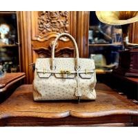 ราคา กระเป๋าหนังนกกระจอกเทศ ? ? ? ? ? ? ? ? ? ? ? ? ? ? ? ? ? ขนาด 15x35x25 cm ใบนี้เป็นกระเป๋าหนังนกกระจอกเทศแท้ มือ 1 งานนำเข้า (25242408495)