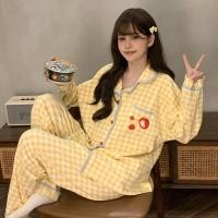 ราคา ชุดนอนสตรีแขนยาวลายสก๊อตด้านบนคาร์ดิแกนปกชุดนอนกางเกงสองชิ้นการ์ตูนตาหมากรุกพิมพ์เสื้อผ้าบ้านสาวหวาน พีเจ7ร (43472127262)