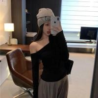 ราคา ท็อปส์ซูผู้หญิงเสื้อยืดผู้หญิงท็อปส์ซูแขนยาวเสื้อผ้าผู้หญิงชั้นฐานเปิดไหล่เสื้อยืดผ้าฝ้ายกิริยาเหมาะกับฤดูใบไม้ร่วงและฤดูหนาวผู้หญิงแขนยาว (49701262290)
