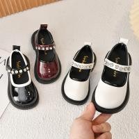 ราคา รองเท้าหนังสำหรับเด็กผู้หญิง สีขาว ทรงปากสแควร์ พร้อมคริสตัล Rhinestone เหมาะสำหรับใส่ในโรงเรียนอนุบาลและประถม (43474379990)