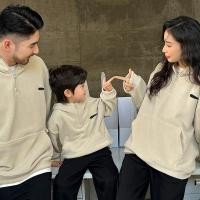 ราคา เวอร์ชั่นเกาหลีพ่อแม่และลูกสวมครอบครัวสามขนแกะขนแกะคลุมด้วยผ้าเสื้อกันหนาวแฟชั่นแม่ลูกฤดูใบไม้ร่วงฤดูหนาวแจ็คเก็ต (29170843017)