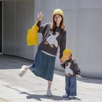 ราคา เสื้อผ้าแม่ลูกฤดูใบไม้ผลิฤดูใบไม้ร่วงเสื้อผ้าเด็กทารกรูปแบบใหม่ปักเสื้อกันหนาวครอบครัวสามสี่แม่ลูกเสื้อผ้าฤดูใบไม้ผลิครอบครัวเสื้อผ (27677781207)