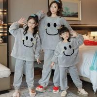 ราคา สไตล์ตะวันตกแม่ ลูกสาวชุดนอนสักหลาดพ่อแม่และลูกสวมใส่ชุดนอนเด็กฤดูใบไม้ร่วงฤดูหนาวเด็กน่ารัก6ถึง12ปีบ้านสวมใส่ (24437670758)