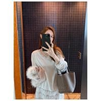 ราคา เสื้อลายสตรอเบอร์รี่สีดำ แขนยาว คอกลม ทรงหลวม สบายสำหรับสวมใส่เป็นเสื้อผู้หญิง (48401962445)