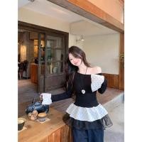 ราคา เสื้อยืดผู้หญิงลายจุดแขนยาว ออกแบบไหล่เฉียง มีลวดลายเหมือนสตรอเบอร์รี่สีดำที่สวยงามและโดดเด่น (51051830304)