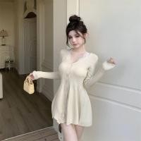 ราคา เดรสมินิสไตล์วินเทจ คอถักสีฟ้า ทรงเอสลิม핏 พร้อมขนปุย (42673957046)