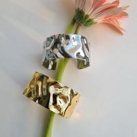 ราคา WELRY acc พร้อมส่ง กำไลข้อมือสแตนเลสแบบใหญ่ รุ่น Lily (26177315448)