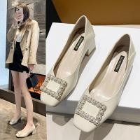 ราคา รองเท้าแมรี่เจน ส้นสูง หนังคริสตัล หัวสี่เหลี่ยม แต่งหัวเข็มขัด สีดํา เหมาะกับใส่ทํางาน แฟชั่นสําหรับสตรี ไซซ์ 34 (19543154483)