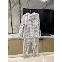 ราคา ชุดเซ็ต Basic By Sita พื้นสีขาวลายดอกสีม่วงเนื้อผ้ามี texture (49750949510)