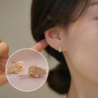 ราคา ต่างหูสแตนเลสเงินพร้อม Swarovski Rhinestones เหมาะสำหรับการสวมใส่งานสำคัญและประจำวัน (48901750245)