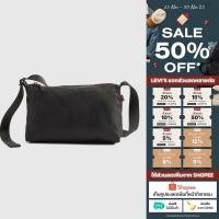 ราคา กระเป๋า Levi s Women s Ali Small Shoulder Bag (40658817102)