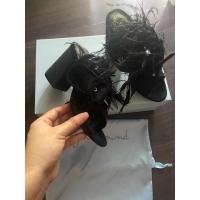 ราคา Lyn around brand Z 35 รองเท้าส้นสูง แต่งขนนก ราคาป้าย 3990 (43117572980)