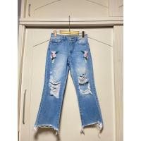 ราคา ELLE brand Z M กางเกงยีนส์ขายาว งานปัก แต่ง เก๋ๆ สวย สภาพเริ่ดด เอว30 สะโพก40 ความยาว34 (43767348679)