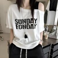 ราคา เสื้อยืดเปิดไหล่ เสื้อเเขนสั้นผู้หญิง เสื้อปาดไหล่สาวอวบใส่ได้ ทรงหลวม สไตล์วินเทจเกาหลี ใส่เเบบเปิดไหล่ได้ ผ้านิ่ม XXL (40706825365)