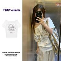 ราคา เสื้อยืดสวยๆผู้หญิงที่กําลังฮิต oversize เสื้อผ้าสไตล์ญี่ปุ่นน่ารัก เปิดไหล่ เสื้อเกาหลี สำหรับฤดูร้อน เสื้อยืดปาดไหล่ (40451291533)