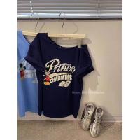 ราคา เสื้อยืดแขนสั้น คอกว้าง ปาดไหล่ได้ ผ้านิ่มใส่สบาย สายเกาหลี Oversize เหมาะสำหรับสาวอวบใส่ได้ เสื้อยืดผู้หญิง สกีนลาย XXL (42660605549)