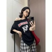 ราคา เสื้อยืดผู้หญิง ปาดไหล่แฟชั่นเซ็กซี่ เสื้อยืดสวยๆผู้หญิงที่กําลังฮิต เหมาะสำหรับสาวอวบใส่ได้ เสื้อโอเวอร์ไซส์วินเทจ XXL (43460323659)