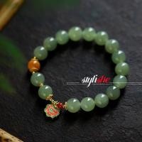 ราคา สร้อยข้อมือหยกเลียนแบบลูกปัดสีเขียวสำหรับผู้หญิง พร้อมล็อกจี้ ส่งเสริมความโชคดีและอายุยืน เป็นเครื่องประดับแฟชั่นจีนที่ดีเป็นของขวัญ (41573123085)