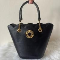 ราคา กระเป๋าถือ หนังแท้ สีดำ Hanae Mori (50651956533)