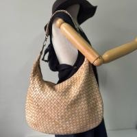 ราคา กระเป๋าหนังแท้สาน สีเบจ ทรงย่าม (44226673123)