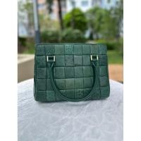 ราคา กระเป๋าทรงถือ หนังนกกระจอกเทศแท้ สภาพใหม่มาก มือสอง (43012185074)