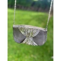 ราคา กระเป๋าโลหะ รูปโบว์ สะพายข้าง มือสอง (29590315039)