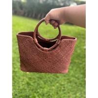 ราคา กระเป๋าถือหนังแท้ สานสีน้ำตาล (24597445736)