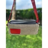 ราคา กระเป๋าสะพาย ขึ้นไหล่ ทรงกล่อง หนังแท้ผสมขนแท้ สภาพใหม่มากเหมือนยังไม่ผ่านการใช้งาน มือสอง (43361439924)