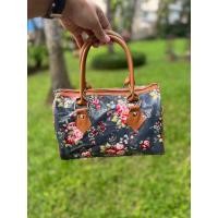 ราคา กระเป๋าถือทรงหมอน ปริ้นลายดอกไม้ มือสอง (43172337806)