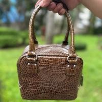 ราคา กระเป๋าถือ ทรงกล่อง หนังแก้วสีน้ำตาล (42922569520)