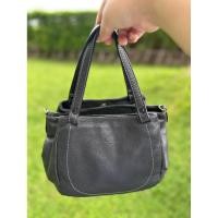 ราคา กระเป๋าสะพาย ถือ หนังแท้ หนังนุ่ม สีดำ (40373679448)