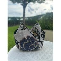 ราคา กระเป๋าผ้าทรงย่าม ปักลูกปัด ลายดอกไม้ มือสอง (27140998554)