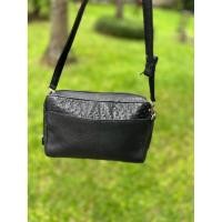 ราคา กระเป๋าสะพาย crossbody หนังนกกระจอกเทศแท้สีดำ (26192588432)
