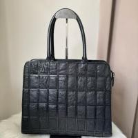 ราคา กระเป๋าถือ หนังนกกระจอกเทศแท้สีดำ (42725853944)