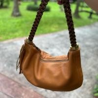 ราคา กระเป๋าสะพายขึ้นไหล่ หนังแท้ สายถัก (40172287611)