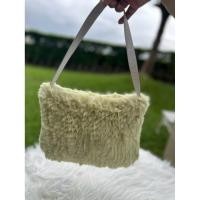 ราคา กระเป๋าสะพายไหล่ ขนนุ่มนิ่ม มือสอง (29941234753)