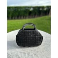 ราคา กระเป๋าถือ ใบจิ๋ว หนังนุ่มมาก มือสอง (29739745439)