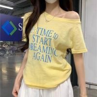 ราคา 2025 ฤดูร้อนรูปแบบใหม่แฟชั่นแขนสั้นเสื้อยืดผู้หญิง การออกแบบไหล่ลาด เซ็กซี่ที่เรียบง่ายเสื้อยืด เกาหลีเสื้อผ้าสตรี (42402371877)
