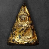 ราคา พระนางพญา พิมพ์สังฆาฏิเล็ก ลงรักปิดทองเดิมจากกรุหายาก สภาพสมบูรณ์ กรุวัดนางพญา พิษณุโลกอายุ 400 ปี sp9 (42671861804)