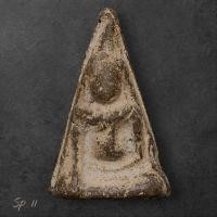 ราคา พระนางพญาพิมพ์เข่าตรง เนื้อดิน กรุวัดนางพญา พิษณุโลก อายุ 400 ปี เด่นด้านเมตตามหานิยม SP 11 (26593433907)