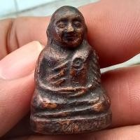 ราคา พระหลวงพ่อเงิน เนื้อดิน พิมพ์ใหญ่ ลงชาดแดงไม่ทราบที่ เนื้อหาเก่า ดูเข้มขลัง d13 (26417787945)